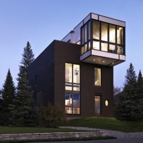 Renovation Modernizes Victorian Home with Cantilevered Master Suite